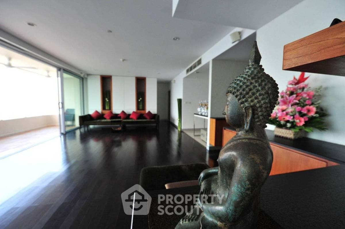 For RentCondoWongwianyai, Charoennakor : 2-BR Condo at Watermark Chaophraya near BTS Krung Thon Buri