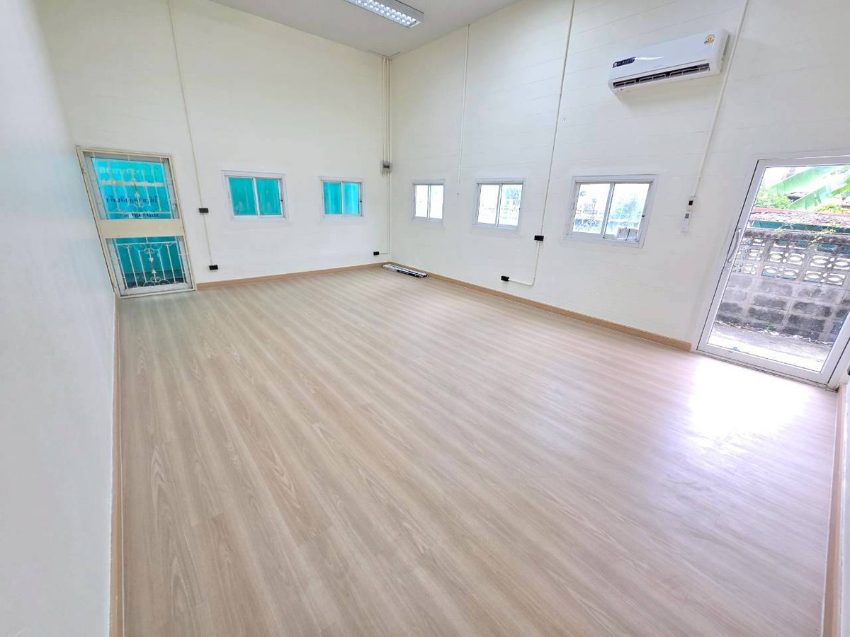 For RentOfficePinklao, Charansanitwong : 🏢 Office room for rent, size 38 sq m, behind Yanhee Hospital, can register a company.