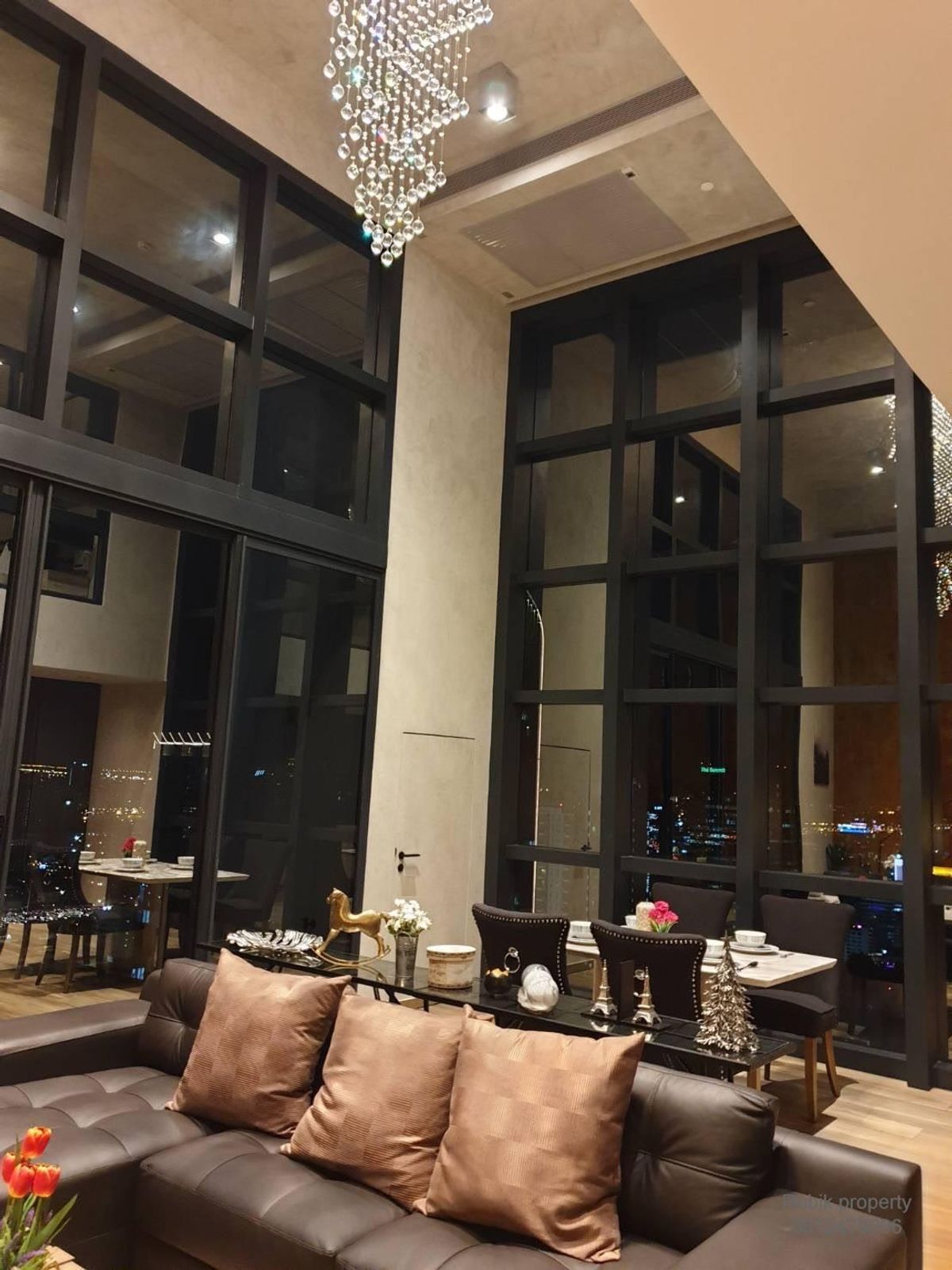 For SaleCondoSukhumvit, Asoke, Thonglor : RB1303) For sale Loft Asok — Duplex Style (37th floor)