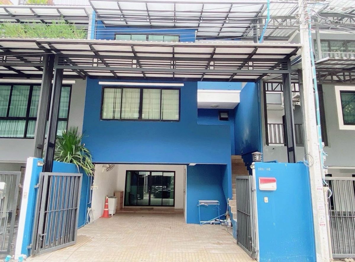 ให้เช่าทาวน์โฮมลาดพร้าว เซ็นทรัลลาดพร้าว : 🏠 ให้เช่าโฮมออฟฟิศ / บ้านพักอาศัย ลาดพร้าว 41 แยก 6-9 ทำเลทอง เดินทางสะดวก ใกล้โชคชัย 4, ลาดพร้าววังหิน, รัชดาภิเษก เหมาะสำหรับอยู่อาศัย หรือทำโฮมออฟฟิศ ✨