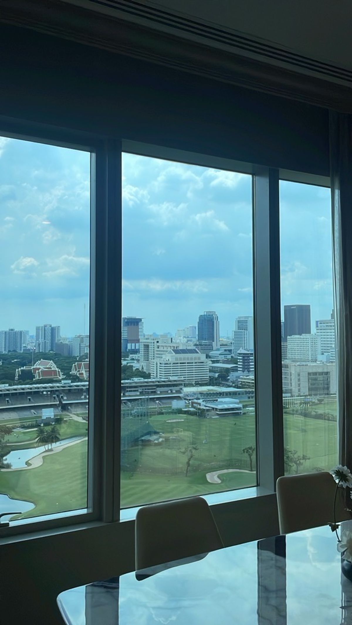 ขายคอนโดวิทยุ ชิดลม หลังสวน : Rare Find @ 185 Ratchadamri 2 Bed2 Bath 108 sqm 35 MB