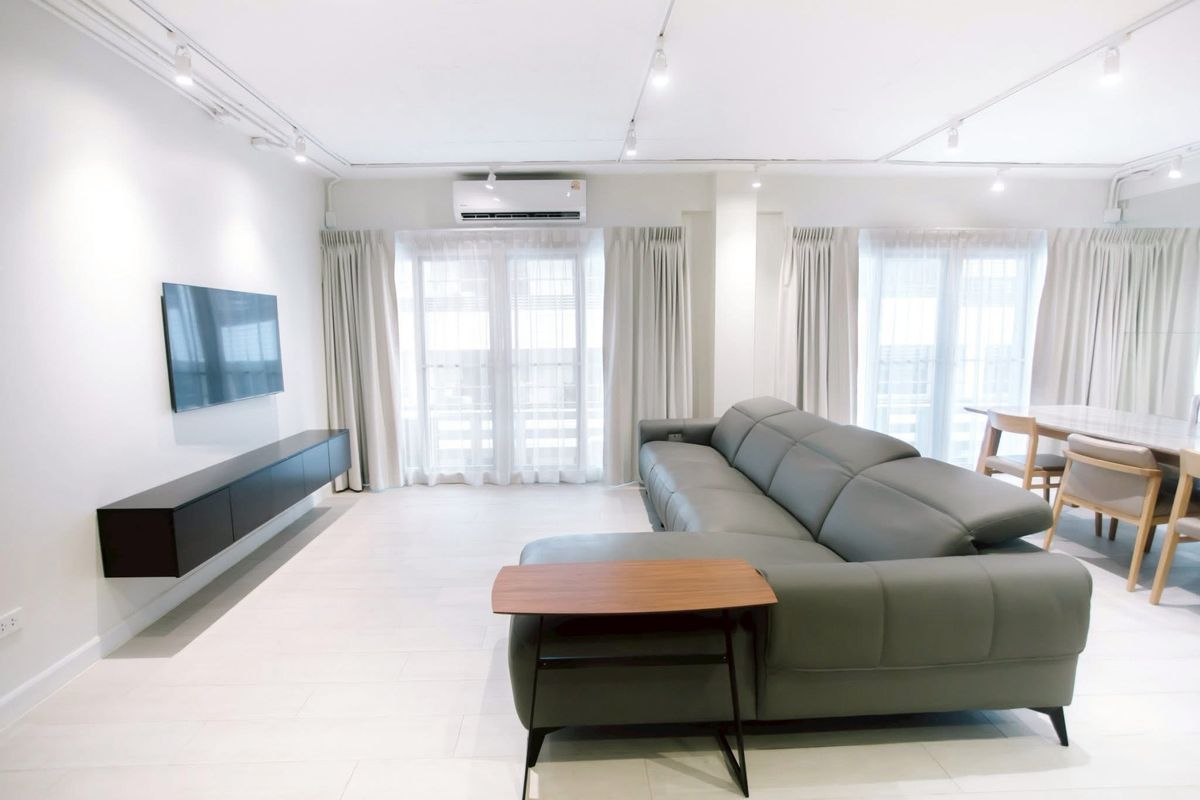 ขายคอนโดวิทยุ ชิดลม หลังสวน : ✨ For Sale : Navin Court Condo ✨  💰 Only 15,900,000 THB