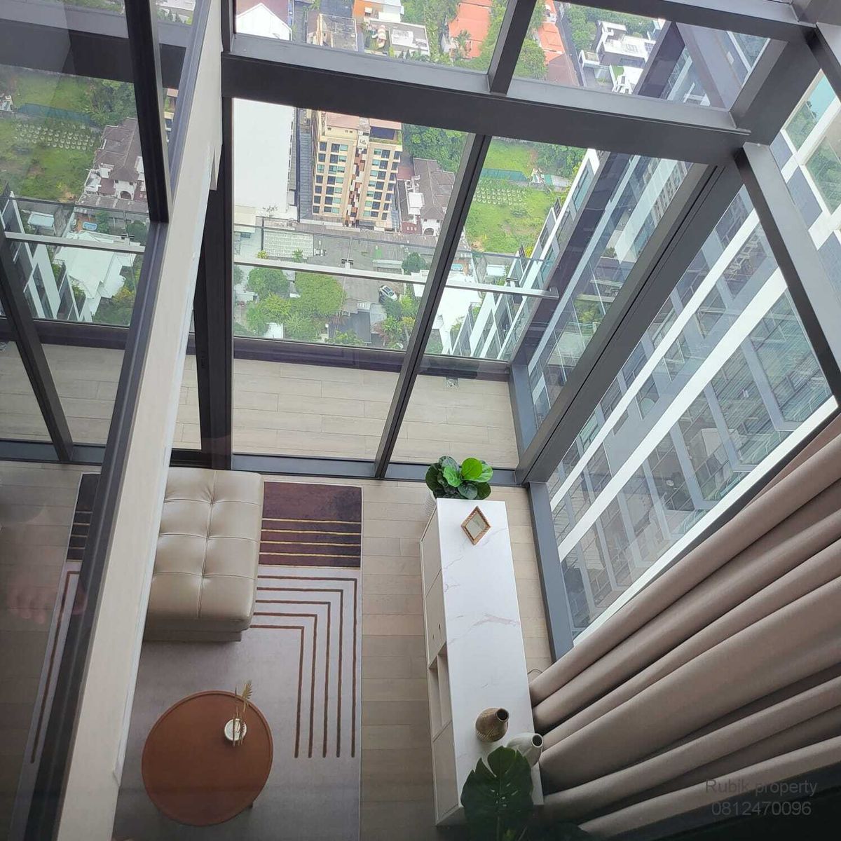 For SaleCondoSukhumvit, Asoke, Thonglor : (RB1299) Selling Celes Asoke — Duplex Top-Floor (Duplex on high floor)