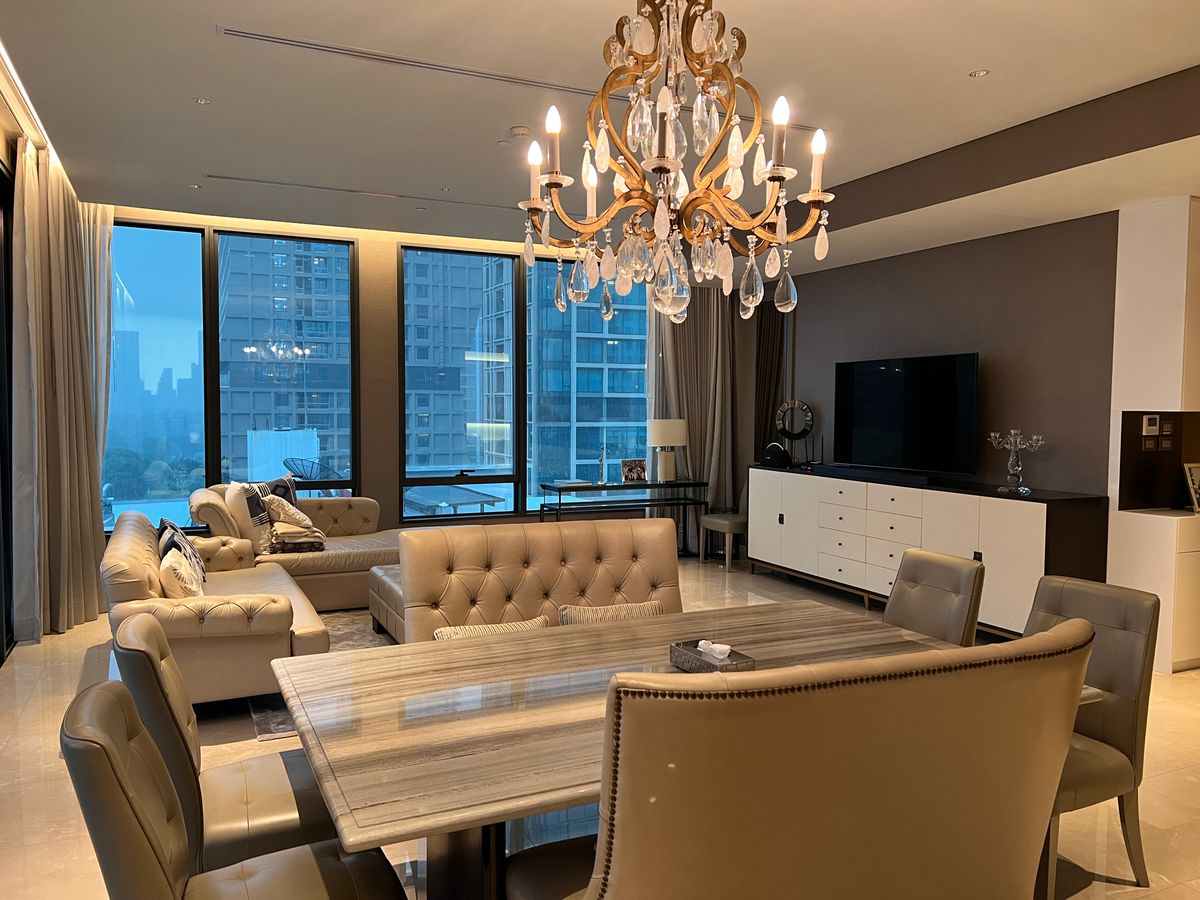 ให้เช่าคอนโดวิทยุ ชิดลม หลังสวน : 👀 สำรวจแบบ 3D - คอนโดหรู 3 ห้องนอน | Sindhorn Residence