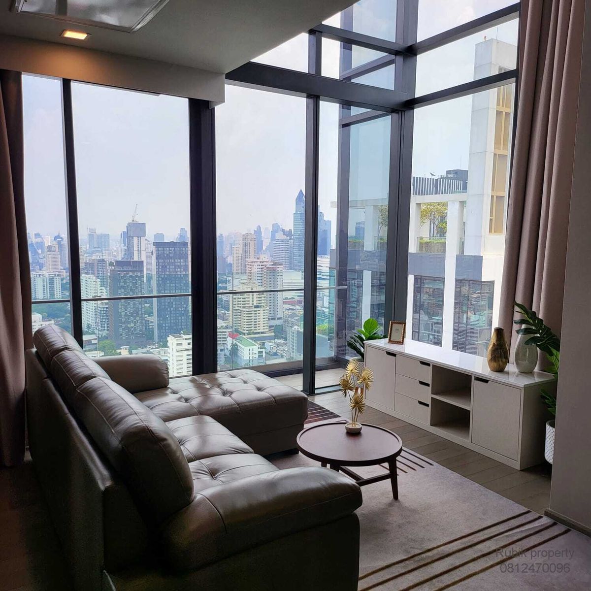 For SaleCondoSukhumvit, Asoke, Thonglor : (RB1299) Selling Celes Asoke — Duplex Top-Floor (Duplex on high floor)