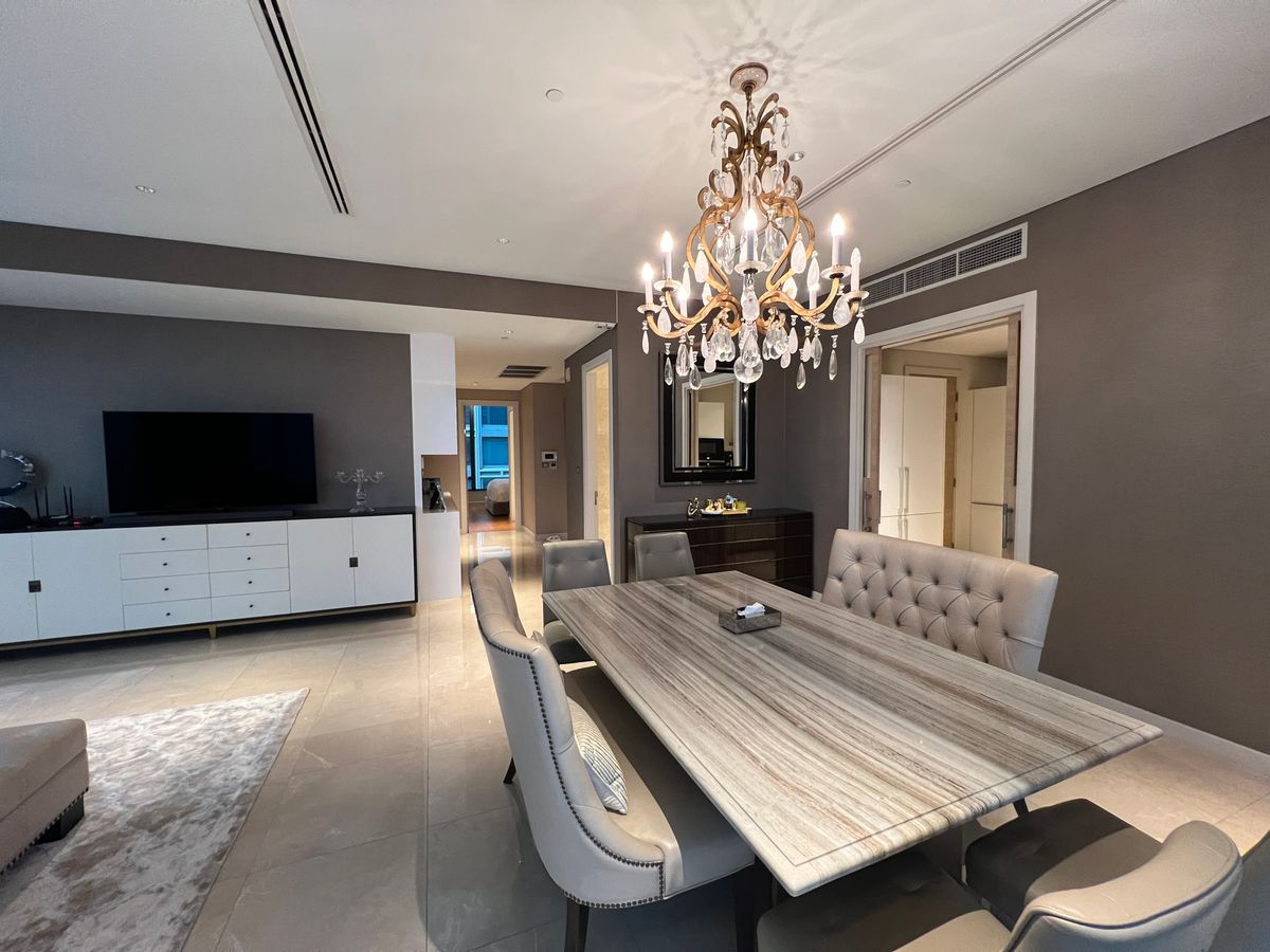 ให้เช่าคอนโดวิทยุ ชิดลม หลังสวน : 👀 สำรวจแบบ 3D - คอนโดหรู 3 ห้องนอน | Sindhorn Residence