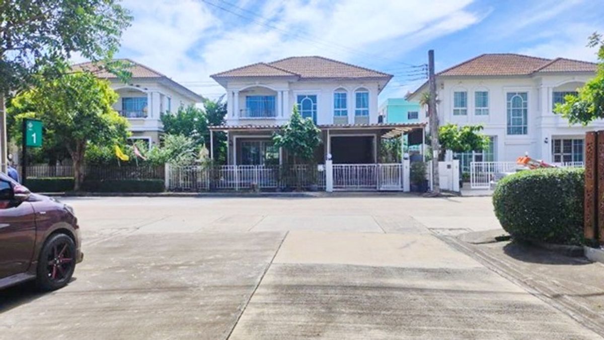 ให้เช่าบ้านลาดกระบัง สุวรรณภูมิ : รร.สารสาสน์วิเทศ ร่มเกล้า 1.9 กม. 4นอน พัฒนาชนบท4 ARL ลาดกระบัง 2.3กม. บ้านเดี่ยวสุดหรู 2 ชั้น จัดเต็มเฟอร์ฯ 54 ตร.วา. 214ตร.ม.2 น้ำ