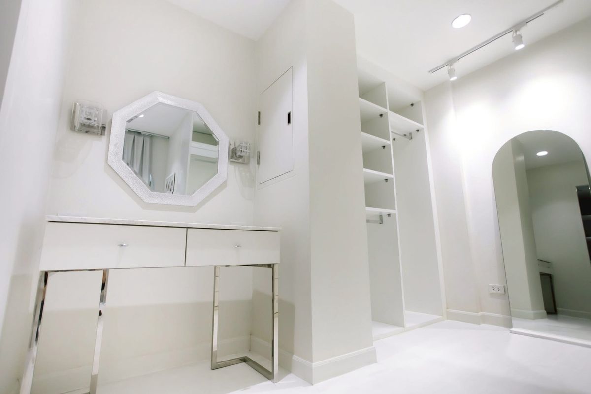 ขายคอนโดวิทยุ ชิดลม หลังสวน : ✨ For Sale : Navin Court Condo ✨  💰 Only 15,900,000 THB