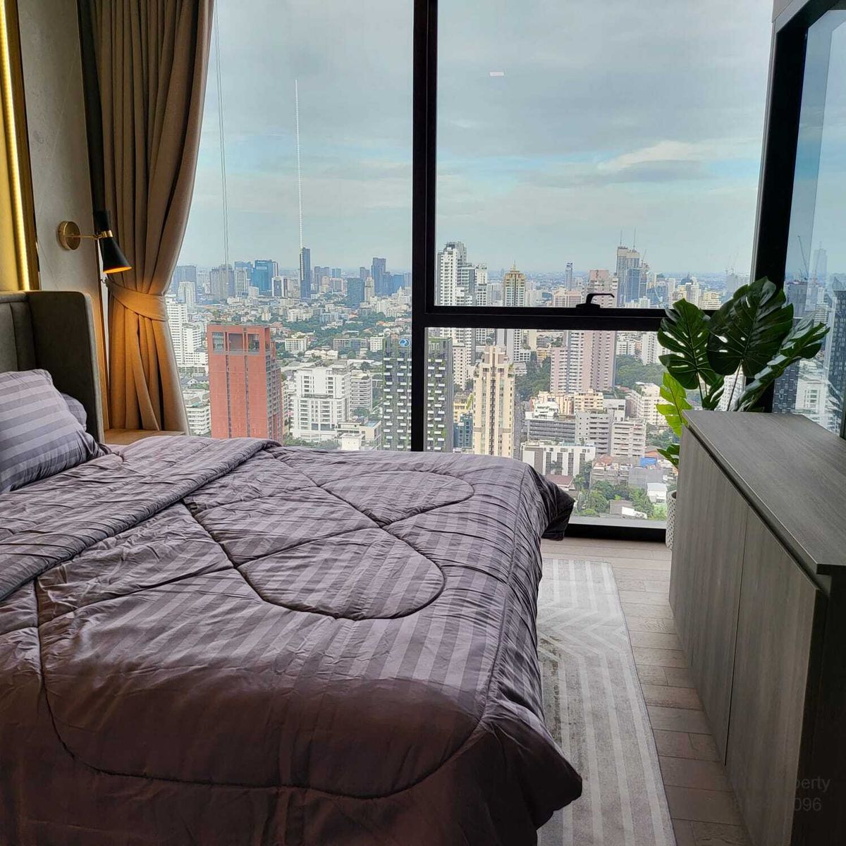 For SaleCondoSukhumvit, Asoke, Thonglor : (RB1300) Selling Celes Asoke — Duplex Top-Floor (Duplex on high floor)