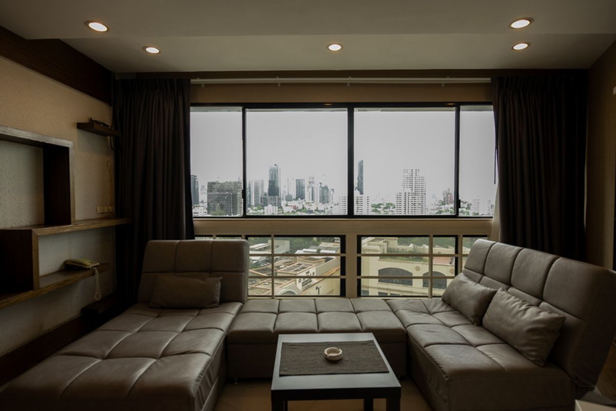 For RentCondoSukhumvit, Asoke, Thonglor : Condo for Rent, size 265 sqm., 3 bedrooms, fully renovated @Phrom Phong