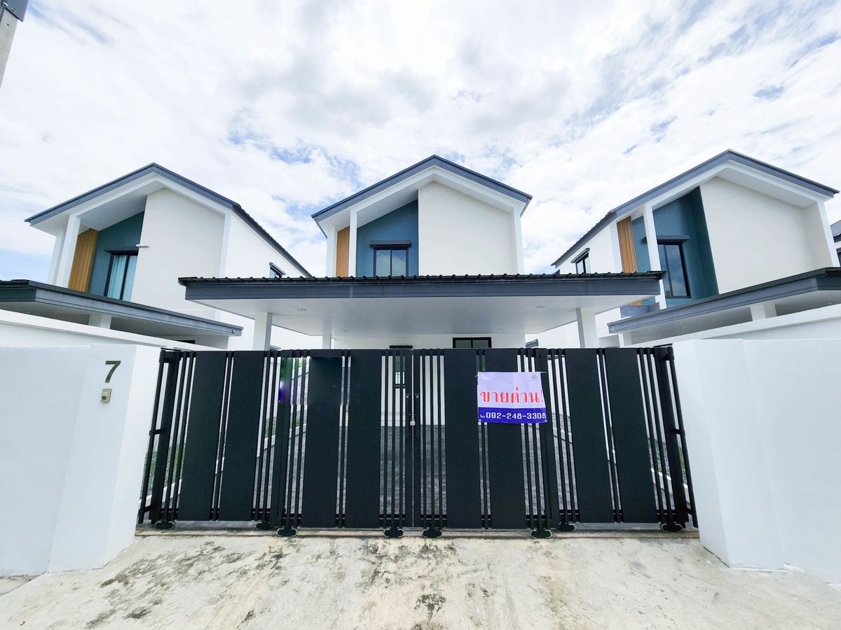 For SaleHousePhutthamonthon, Salaya : Modern 2-Storey Detached House | Brand New | 3 Bedrooms, 3 Bathrooms | 210 sq.m. Usable Area | Ruan Kuea Village, Thawi Watthana