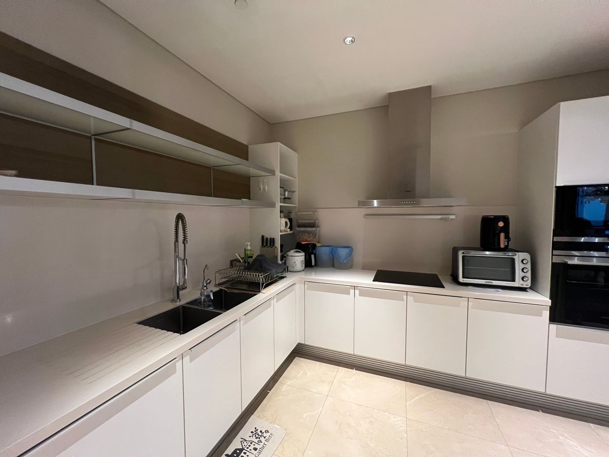 ให้เช่าคอนโดวิทยุ ชิดลม หลังสวน : 👀 สำรวจแบบ 3D - คอนโดหรู 3 ห้องนอน | Sindhorn Residence