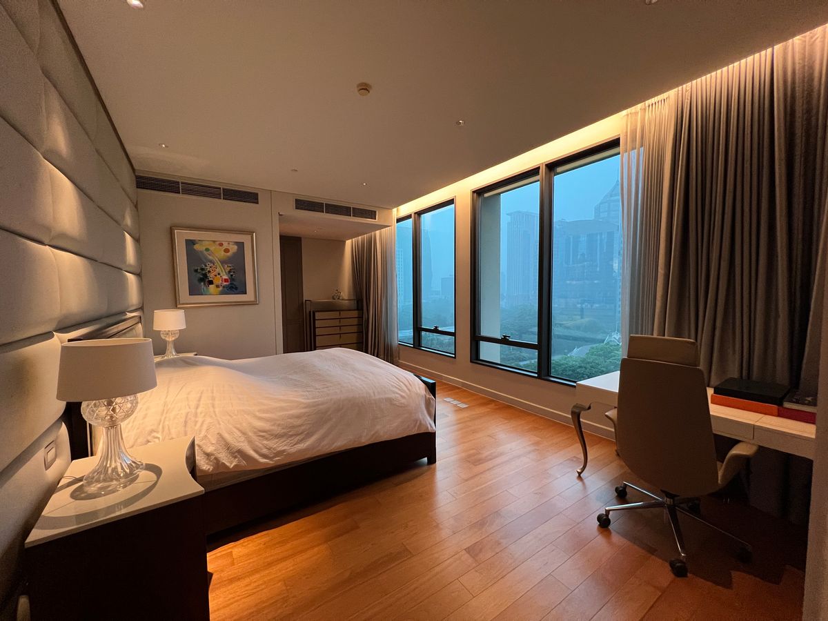 ให้เช่าคอนโดวิทยุ ชิดลม หลังสวน : 👀 สำรวจแบบ 3D - คอนโดหรู 3 ห้องนอน | Sindhorn Residence