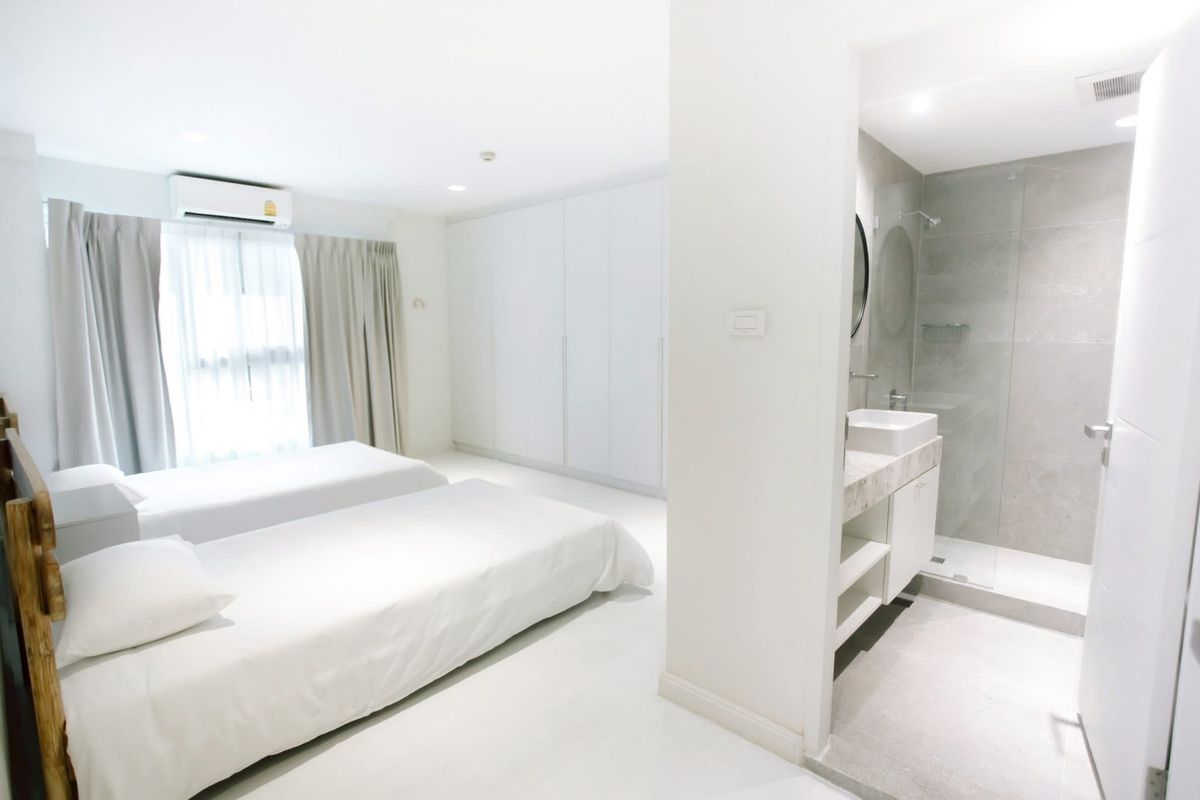 ขายคอนโดวิทยุ ชิดลม หลังสวน : ✨ For Sale : Navin Court Condo ✨  💰 Only 15,900,000 THB