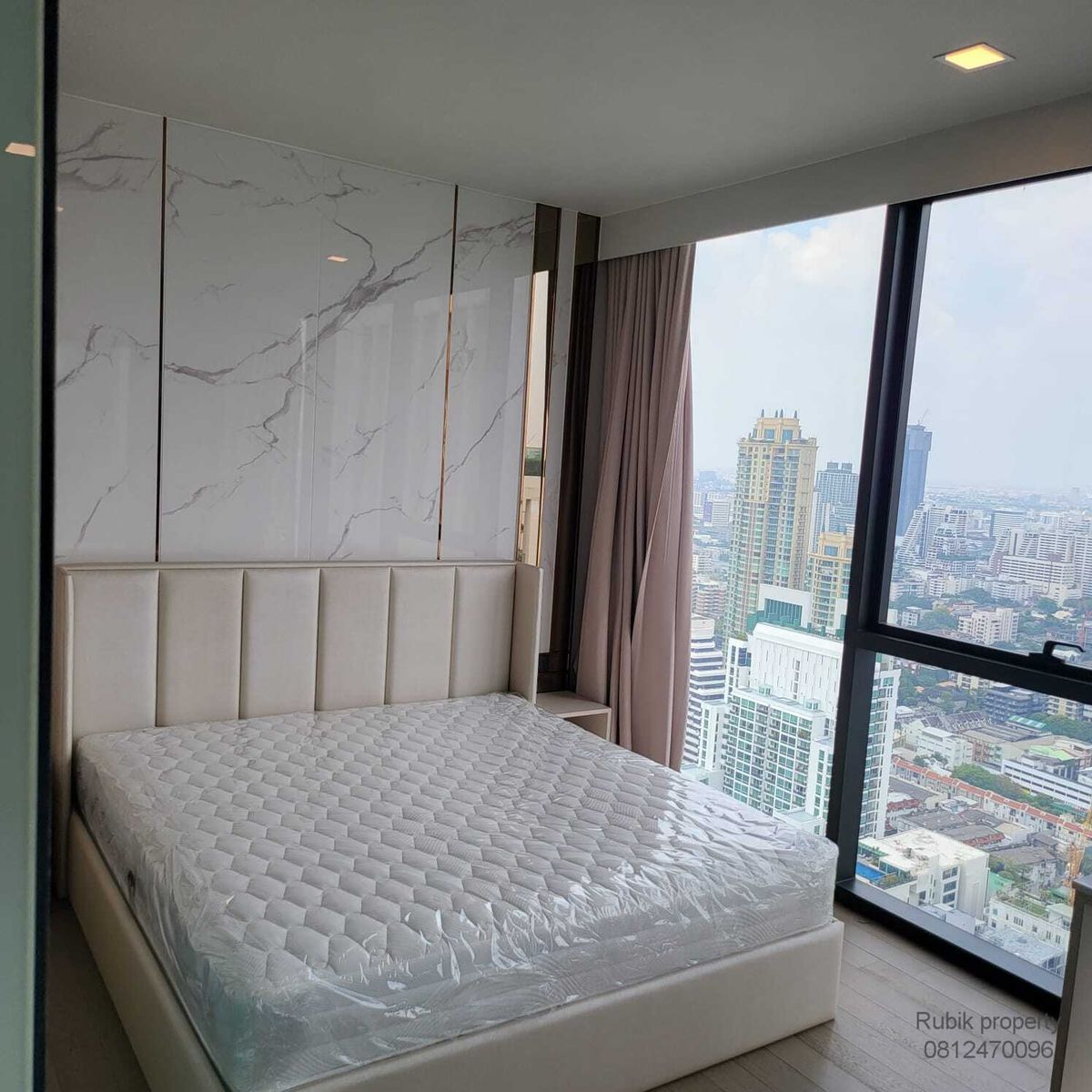 For SaleCondoSukhumvit, Asoke, Thonglor : (RB1299) Selling Celes Asoke — Duplex Top-Floor (Duplex on high floor)