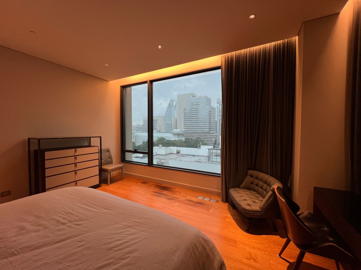 ให้เช่าคอนโดวิทยุ ชิดลม หลังสวน : 👀 สำรวจแบบ 3D - คอนโดหรู 3 ห้องนอน | Sindhorn Residence