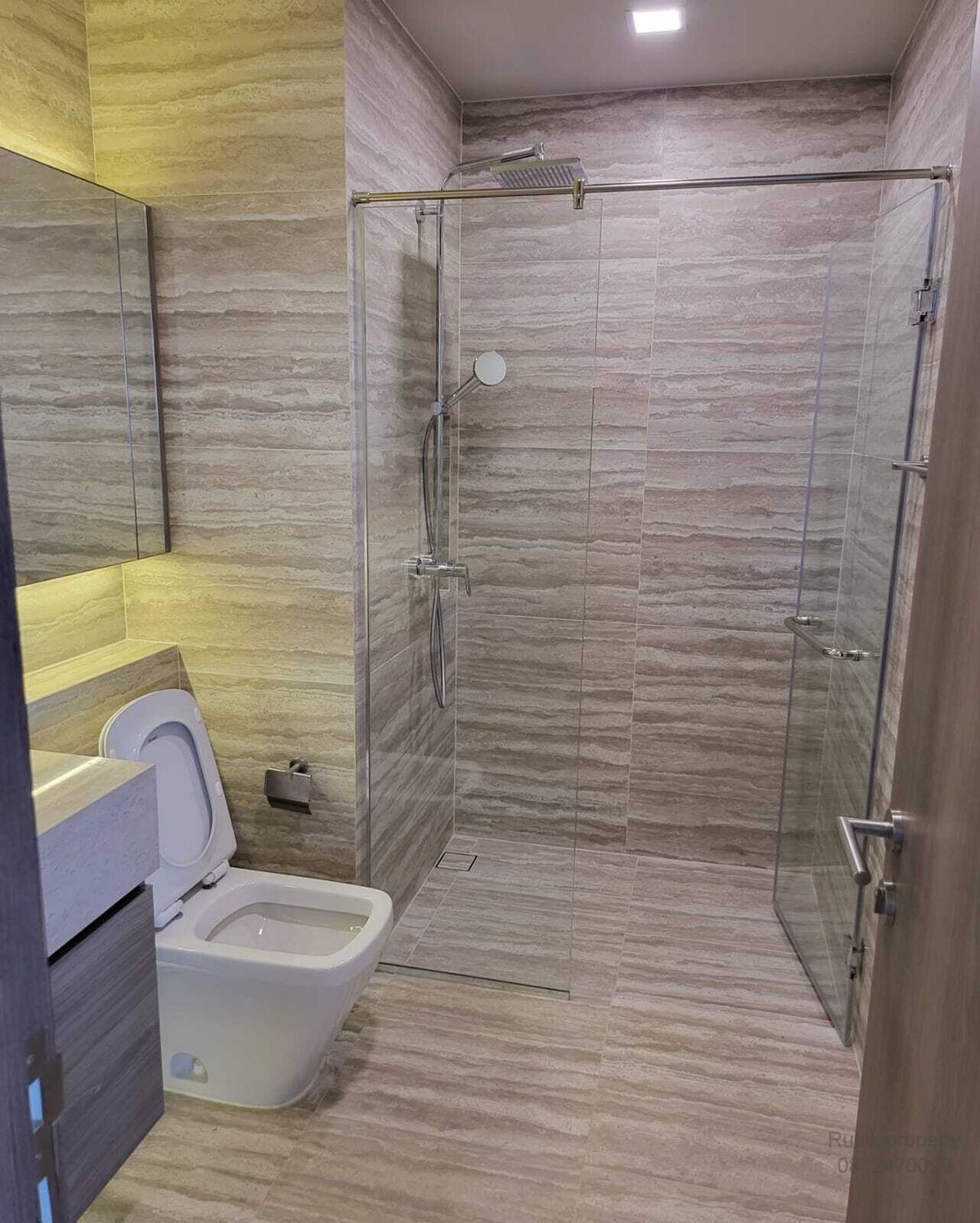 For SaleCondoSukhumvit, Asoke, Thonglor : (RB1300) Selling Celes Asoke — Duplex Top-Floor (Duplex on high floor)