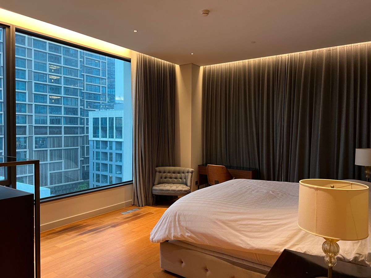 ให้เช่าคอนโดวิทยุ ชิดลม หลังสวน : 👀 สำรวจแบบ 3D - คอนโดหรู 3 ห้องนอน | Sindhorn Residence