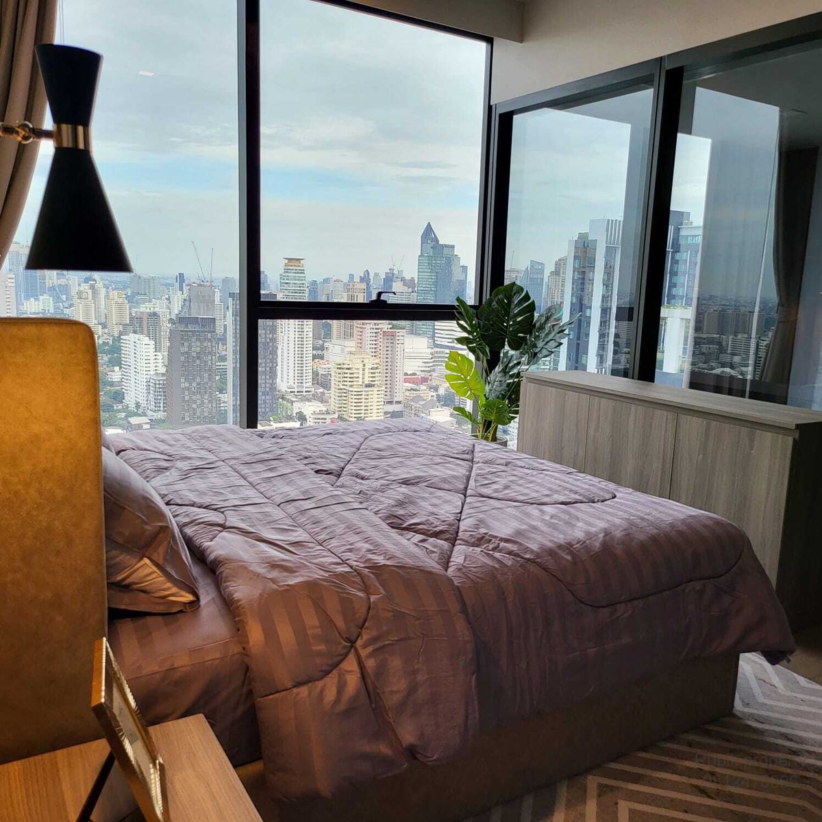 For SaleCondoSukhumvit, Asoke, Thonglor : (RB1300) Selling Celes Asoke — Duplex Top-Floor (Duplex on high floor)