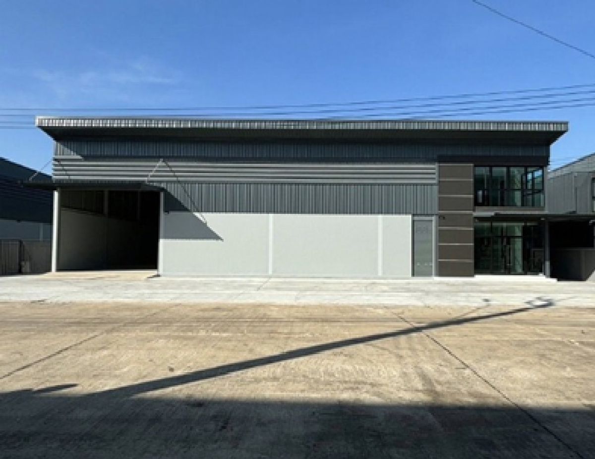 ให้เช่าโกดังสมุทรปราการ สำโรง : For Rent ให้เช่าโกดัง โรงงาน พร้อมสำนักงาน โครงการ ไพร์ม เอสเตท Prime Estate เทพารักษ์ กม.25 / พื้นที่ดิน 220 ตารางวา พื้นที่ใช้สอย 504 ตารางเมตร / รถเทรลเลอร์เข้าออกได้