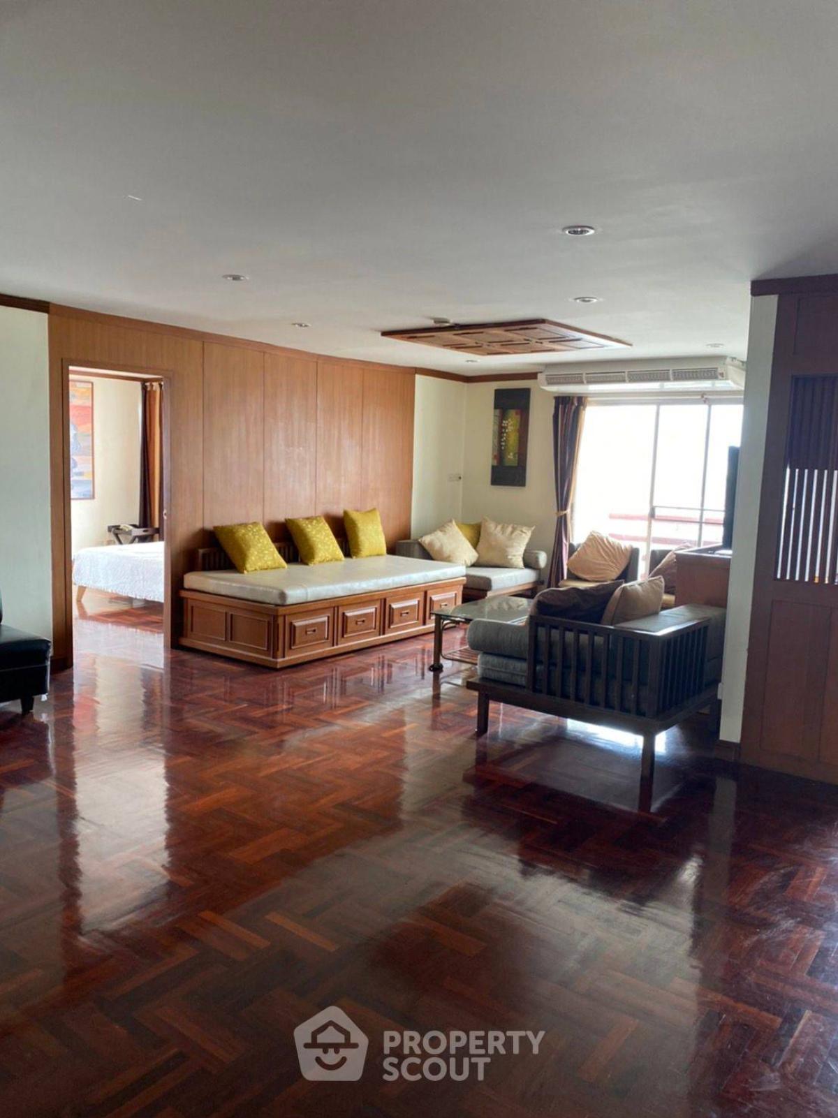 For SaleCondoWongwianyai, Charoennakor : 2-BR Condo at Masterview Executive Place Condominium near BTS Krung Thon Buri