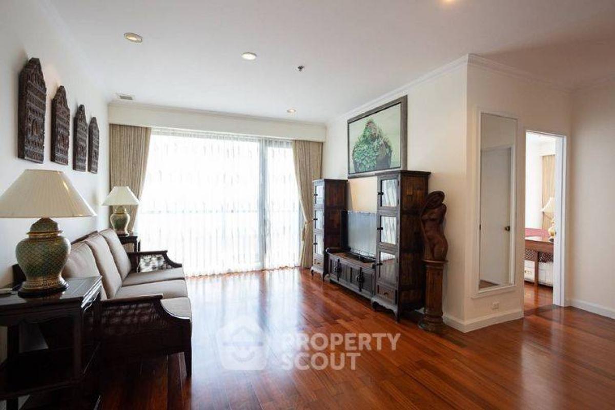 For SaleCondoWongwianyai, Charoennakor : 3-BR Condo at Ban Chao Phraya Condo near MRT Hua Lamphong