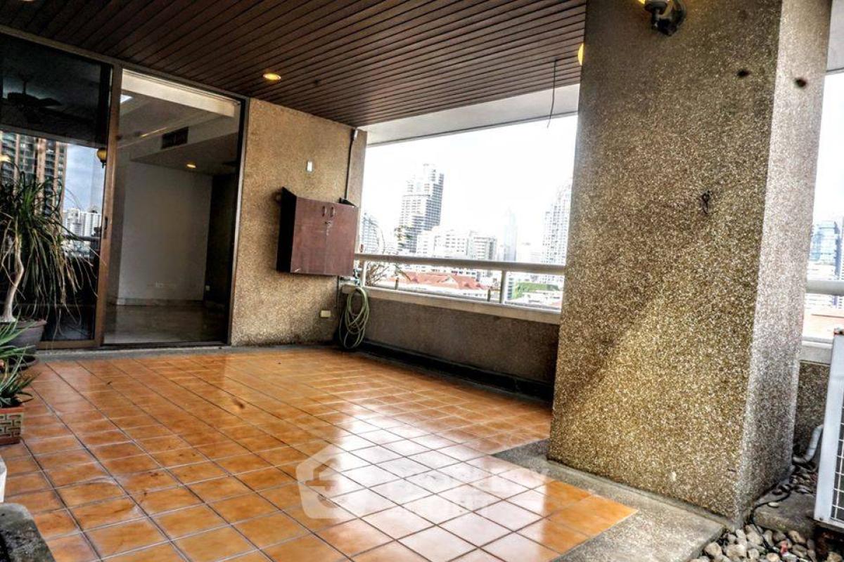 For SaleCondoSukhumvit, Asoke, Thonglor : 3-BR Condo at Asoke Tower near MRT Phetchaburi