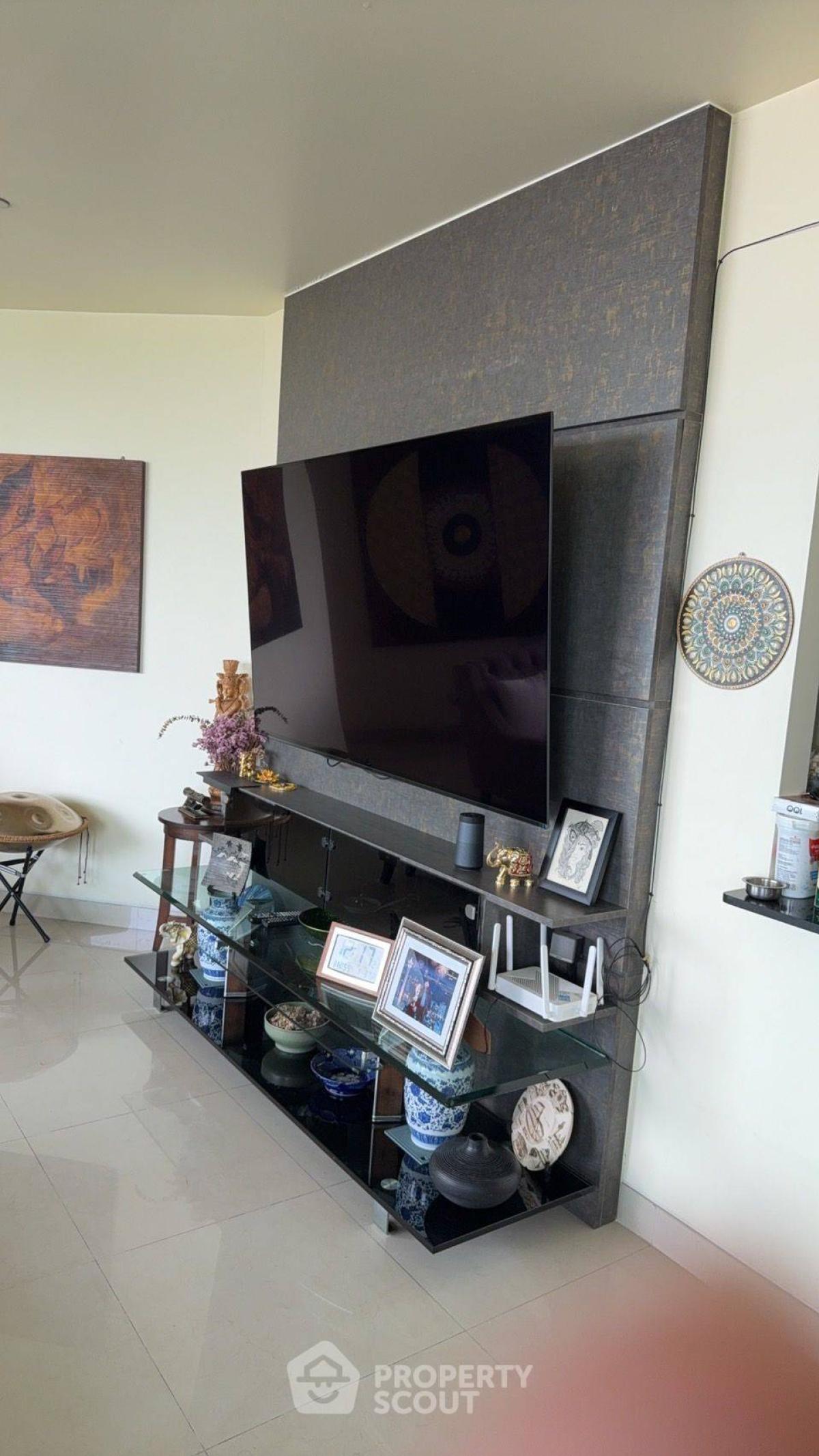 For SaleCondoWongwianyai, Charoennakor : 3-BR Condo at Watermark Chaophraya near BTS Krung Thon Buri