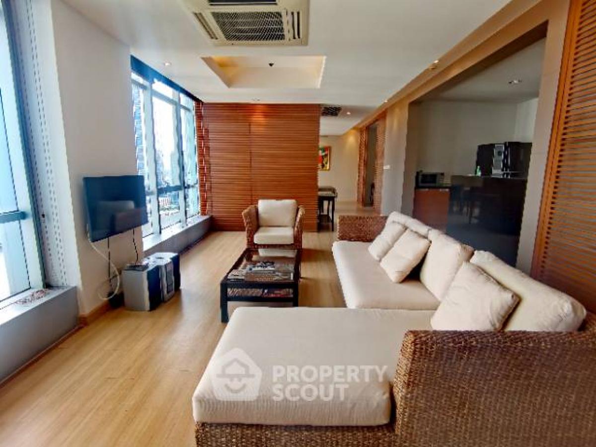 For SaleCondoWongwianyai, Charoennakor : 2-BR Condo at Baan Sathorn Chaopraya near BTS Krung Thon Buri