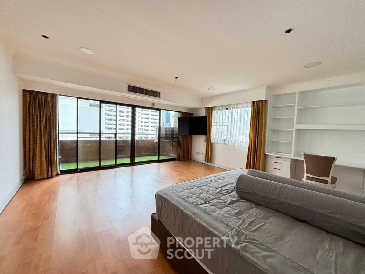 ขายคอนโดนานา : คอนโด 3-ห้องนอน ที่ คาลิสต้า แมนชัน ใกล้ ARL มักกะสัน