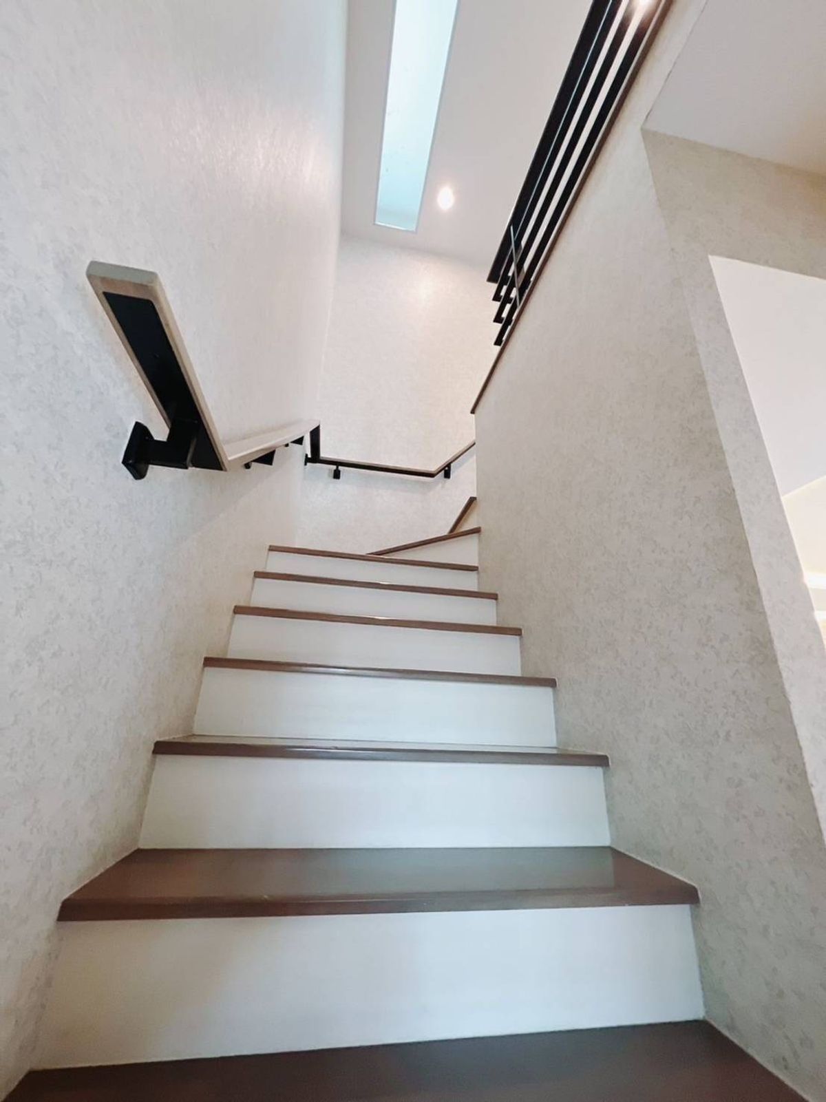 For RentTownhomePathum Thani,Rangsit, Thammasat : House for rent, Townhome Siri Place Rangsit 2, near Poonsap Market, just 10 minutes.