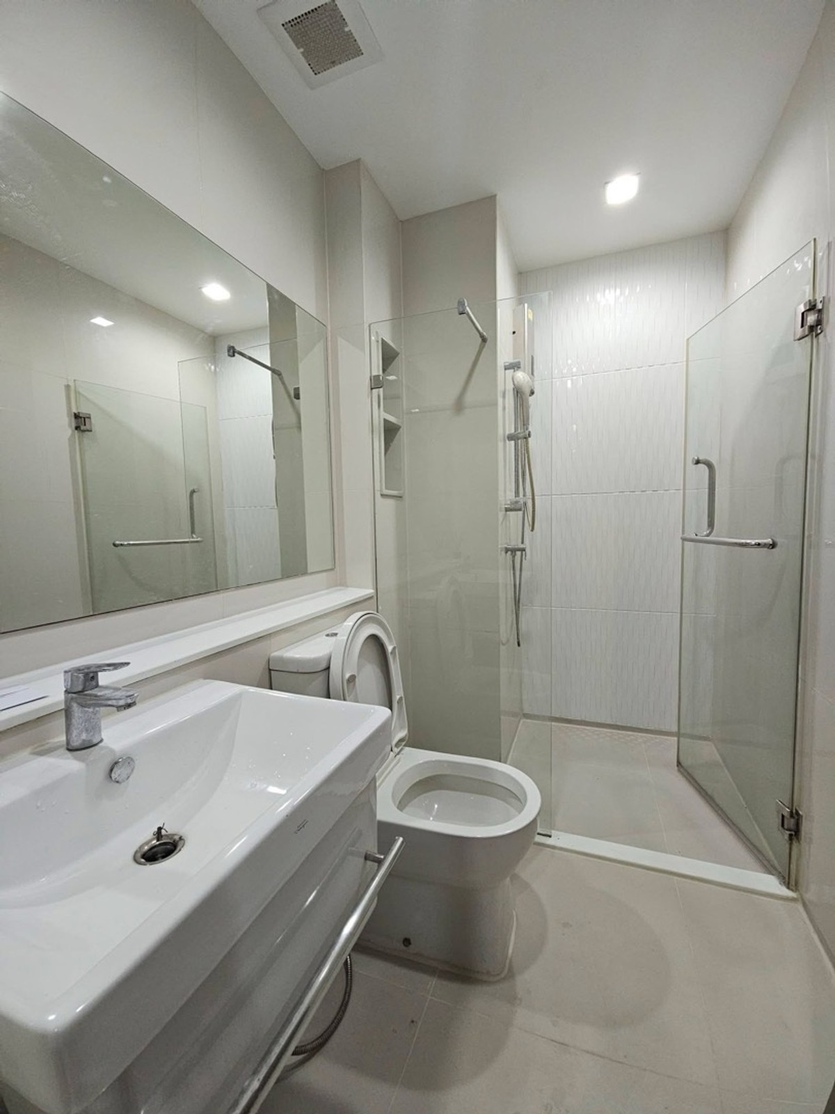 For RentCondoRama9, Petchburi, RCA : Best Price : 1 Bedroom 35 sq.m. Ready to move in. Call now 094-641-5974