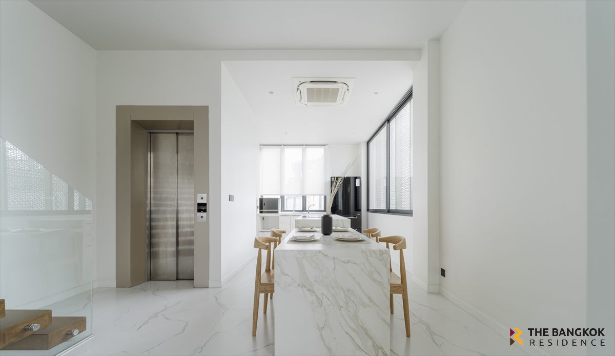 For RentTownhomeSukhumvit, Asoke, Thonglor :  Townhome Sukhumvit 65 🏙️ Luxury 5-Storey Townhome with Private Lift 🏡 Prime Location in Ekkamai&Sukhumvit 