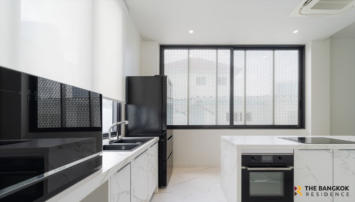 For RentTownhomeSukhumvit, Asoke, Thonglor :  Townhome Sukhumvit 65 🏙️ Luxury 5-Storey Townhome with Private Lift 🏡 Prime Location in Ekkamai&Sukhumvit 