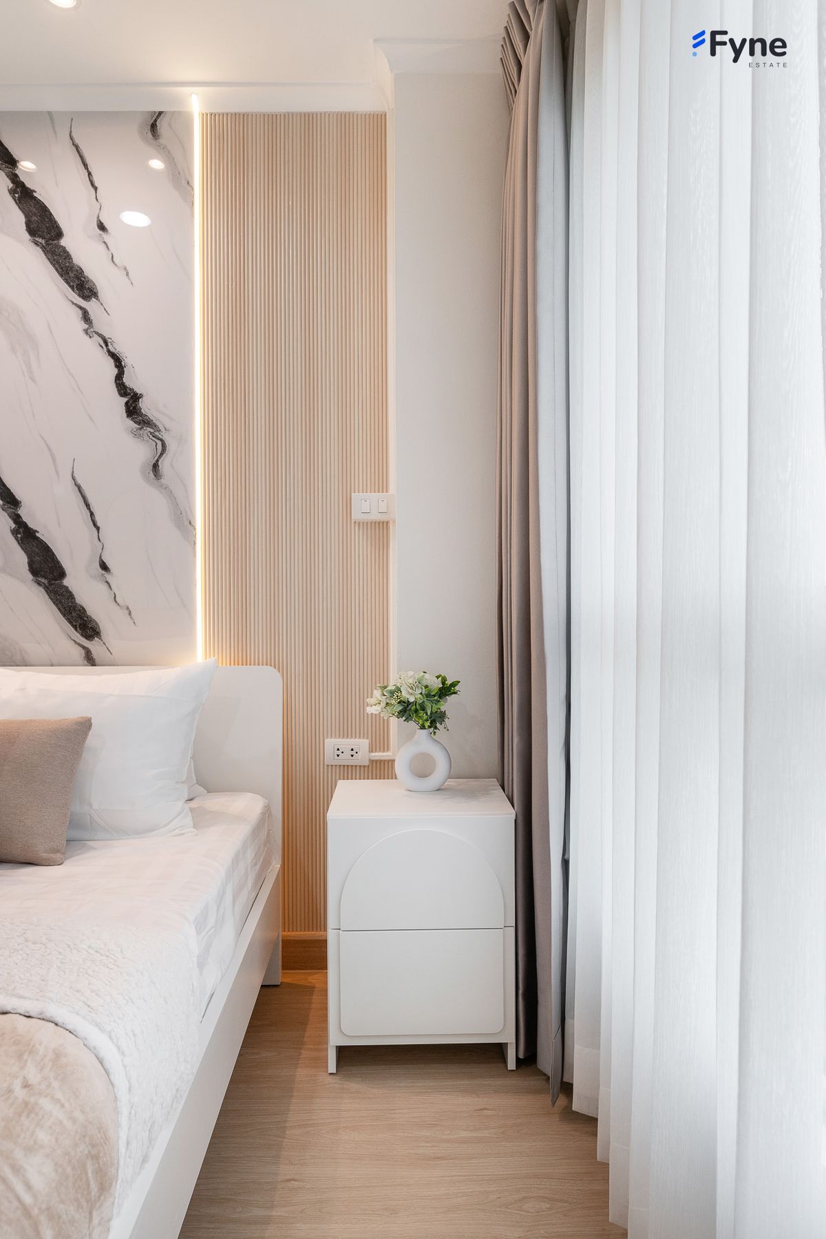 For SaleCondoKasetsart, Ratchayothin : Lumpini Place Ratchayothin Condo, next to BTS Ratchayothin, 0 meters, open view, Ratchayothin, Ratchada, Lat Phrao, Kaset.