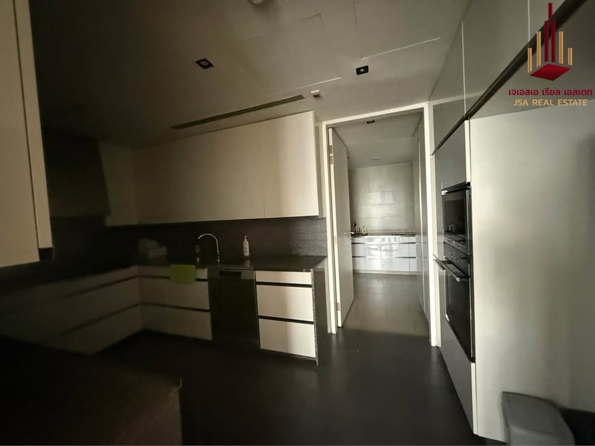 For RentCondoSathorn, Narathiwat : ✨ For Rent: The Met Condo ✨ 💰 Only 300,000 THB/month