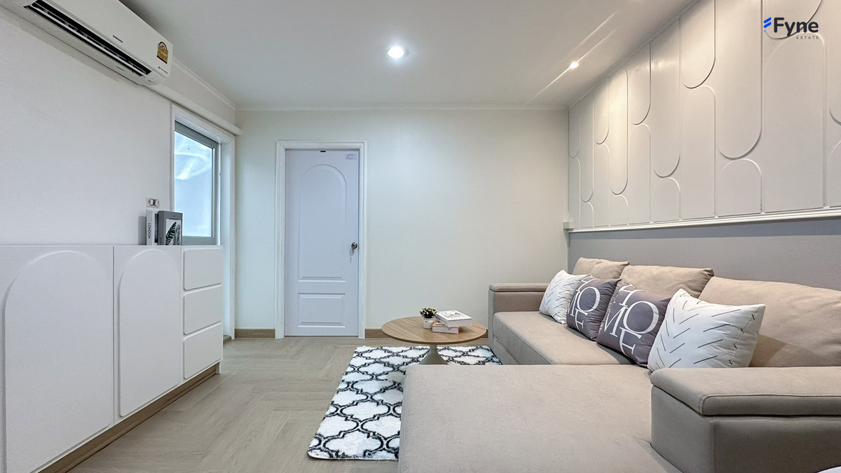 For SaleCondoRatchadapisek, Huaikwang, Suttisan : Lumpini Ville Cultural Center Project, near MRT Huai Khwang, Ratchada, Huai Khwang, Rama 9, Ramkhamhaeng, Lat Phrao.