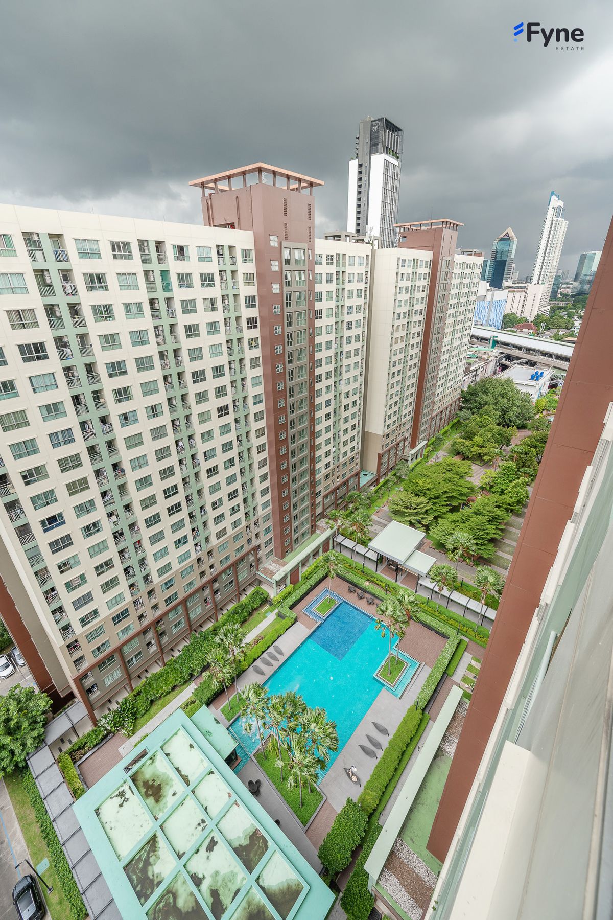 For SaleCondoKasetsart, Ratchayothin : Lumpini Place Ratchayothin Condo, next to BTS Ratchayothin, 0 meters, open view, Ratchayothin, Ratchada, Lat Phrao, Kaset.