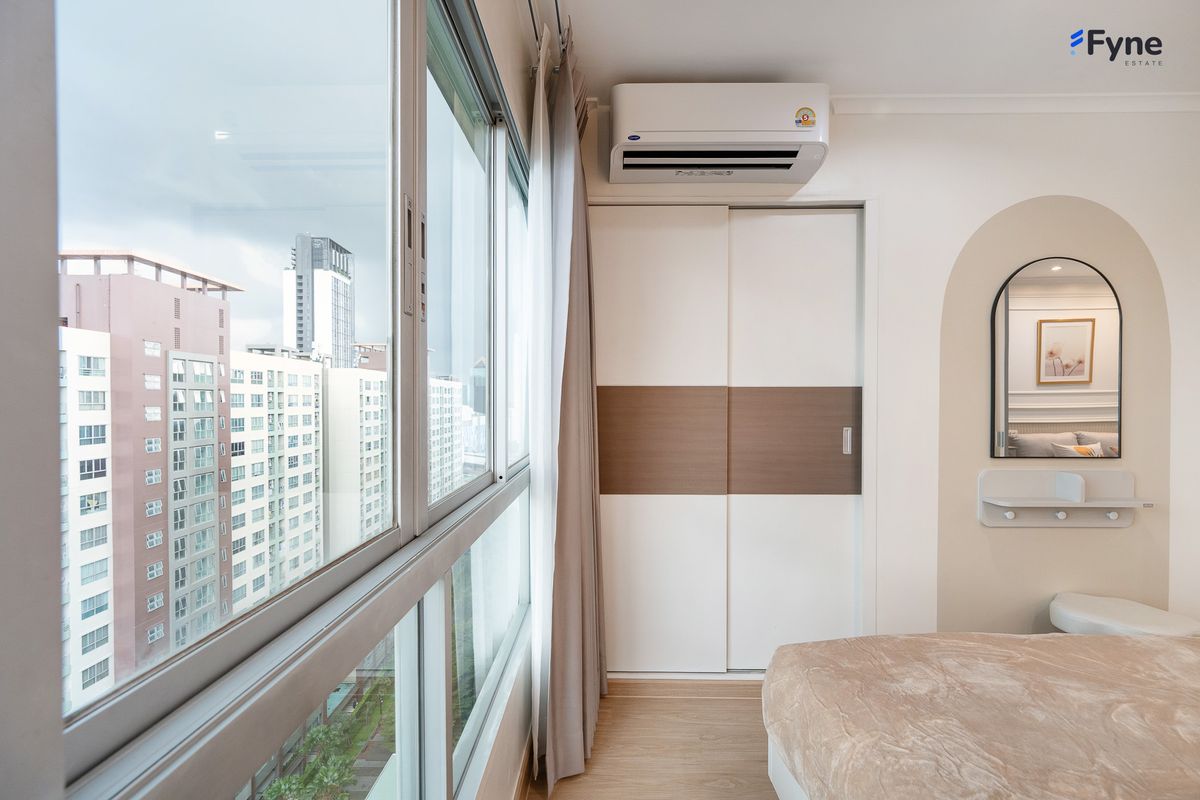 For SaleCondoKasetsart, Ratchayothin : Lumpini Place Ratchayothin Condo, next to BTS Ratchayothin, 0 meters, open view, Ratchayothin, Ratchada, Lat Phrao, Kaset.