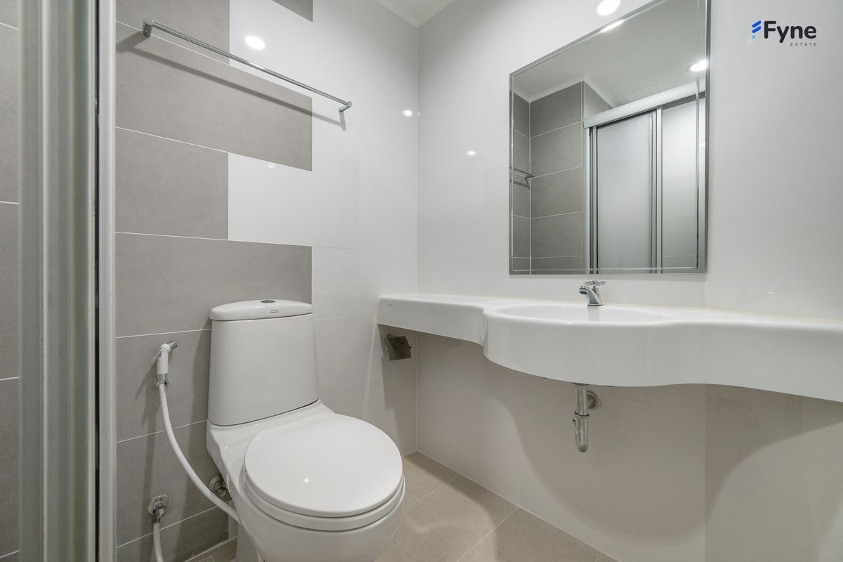 For SaleCondoKasetsart, Ratchayothin : Lumpini Place Ratchayothin Condo, next to BTS Ratchayothin, 0 meters, open view, Ratchayothin, Ratchada, Lat Phrao, Kaset.