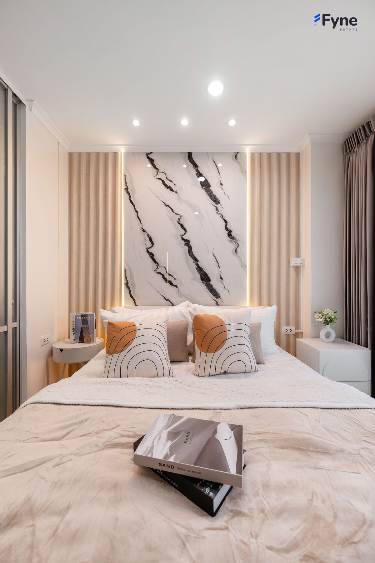 For SaleCondoKasetsart, Ratchayothin : Lumpini Place Ratchayothin Condo, next to BTS Ratchayothin, 0 meters, open view, Ratchayothin, Ratchada, Lat Phrao, Kaset.