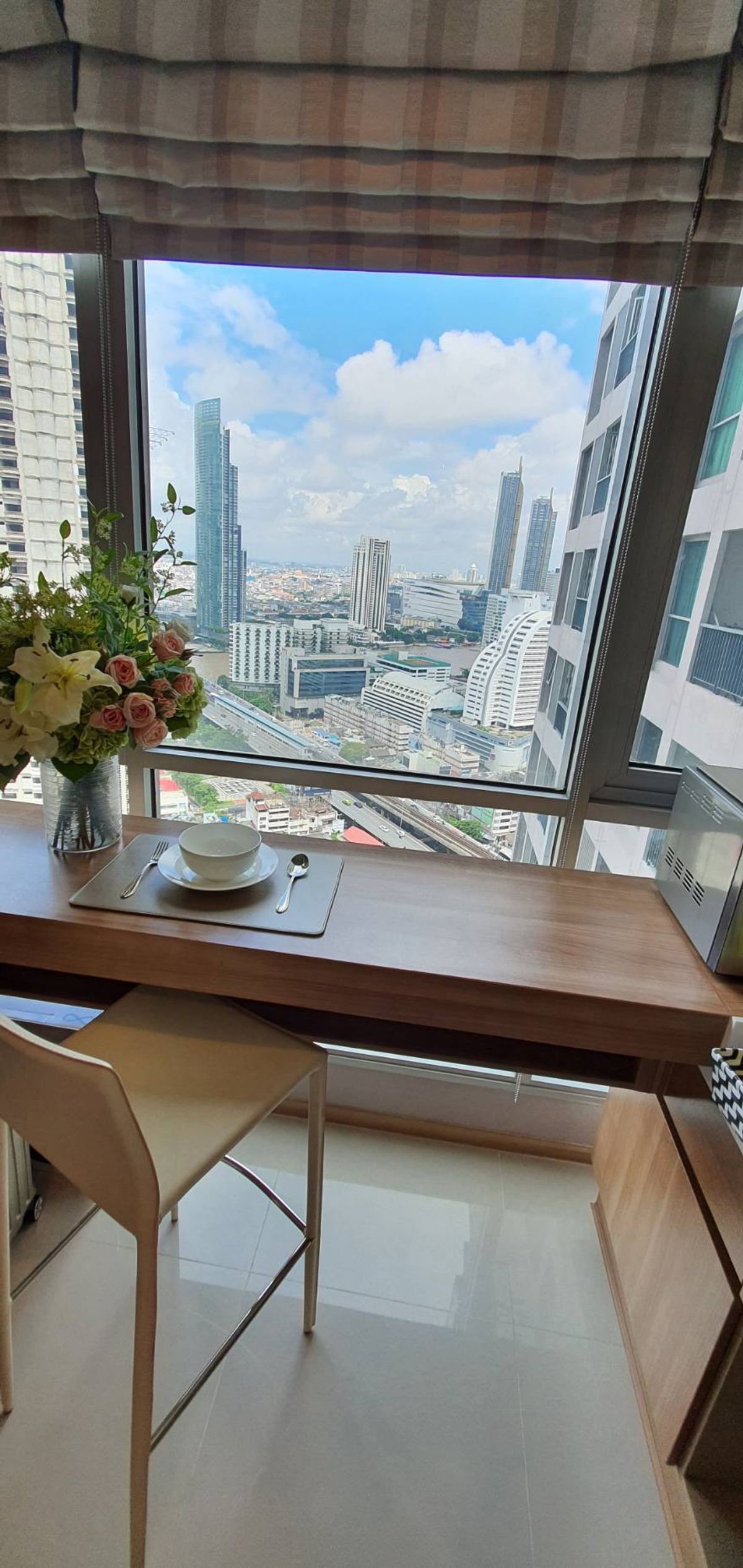 ให้เช่าคอนโดสาทร นราธิวาส : ห้องสวย วิวแม่น้ำ - Rhythm Sathorn 1Bed 46sq.m. ชั้น30+ ตกแต่งอย่างดี เฟอร์นิเจอร์ครบ -Price Only 30K/month