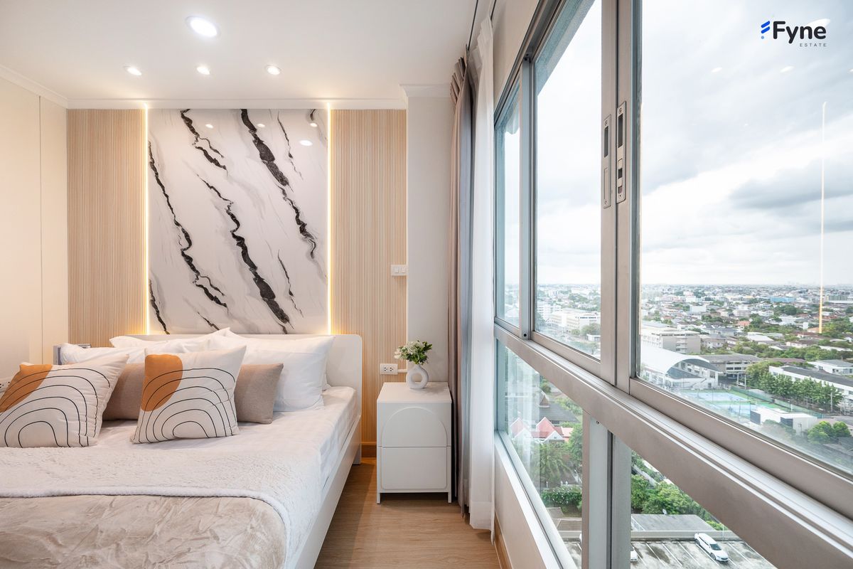 For SaleCondoKasetsart, Ratchayothin : Lumpini Place Ratchayothin Condo, next to BTS Ratchayothin, 0 meters, open view, Ratchayothin, Ratchada, Lat Phrao, Kaset.