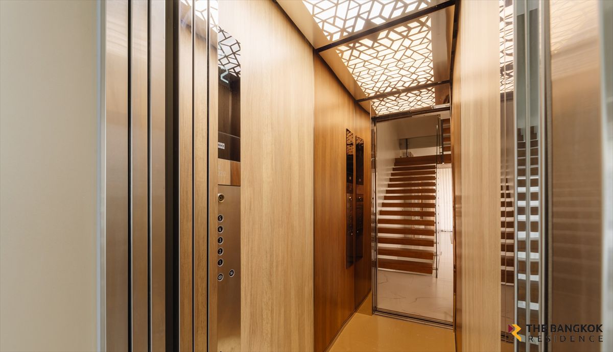 For RentTownhomeSukhumvit, Asoke, Thonglor :  Townhome Sukhumvit 65 🏙️ Luxury 5-Storey Townhome with Private Lift 🏡 Prime Location in Ekkamai&Sukhumvit 