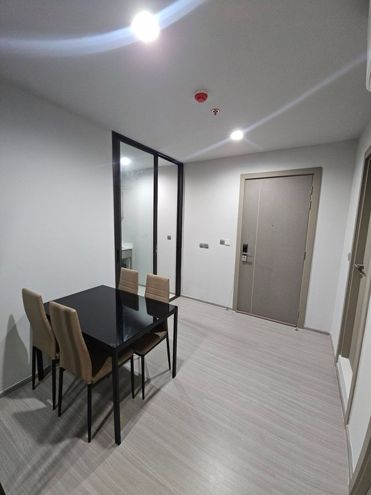 For RentCondoRama9, Petchburi, RCA : Best Price : 1 Bedroom 35 sq.m. Ready to move in. Call now 094-641-5974