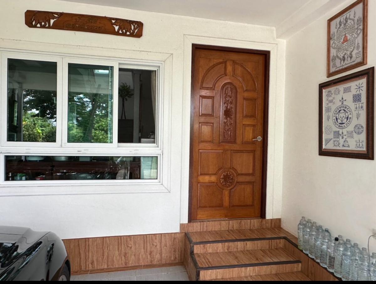 ขายบ้านปทุมธานี รังสิต ธรรมศาสตร์ : 🔥ขายด่วน🔥ขายบ้านเดี่ยว 2 ชั้น+แถม Benz s 300 เฟอร์นิเจอร์ครบพร้อมเข้าอยู่ (หลังท้ายสุดเป็นส่วนตัว)