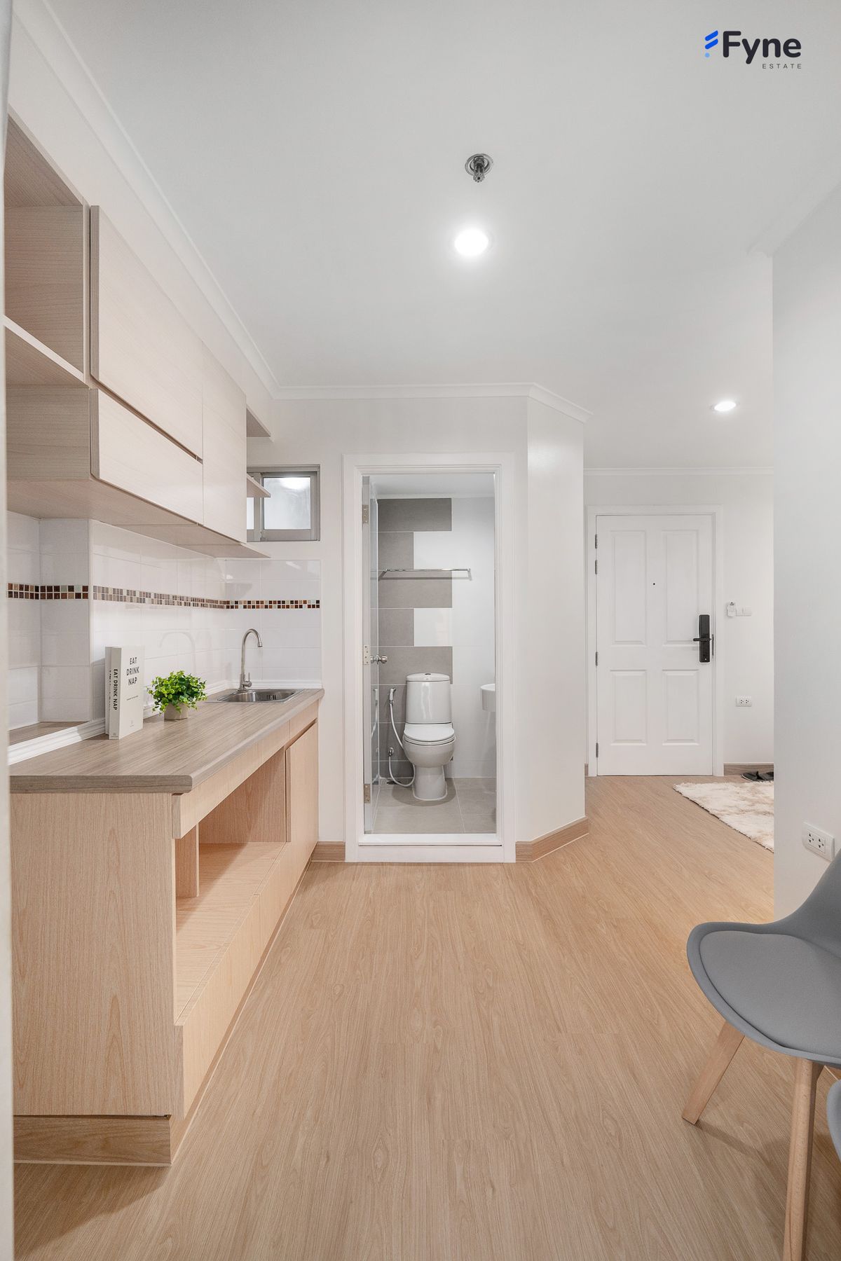 For SaleCondoKasetsart, Ratchayothin : Lumpini Place Ratchayothin Condo, next to BTS Ratchayothin, 0 meters, open view, Ratchayothin, Ratchada, Lat Phrao, Kaset.