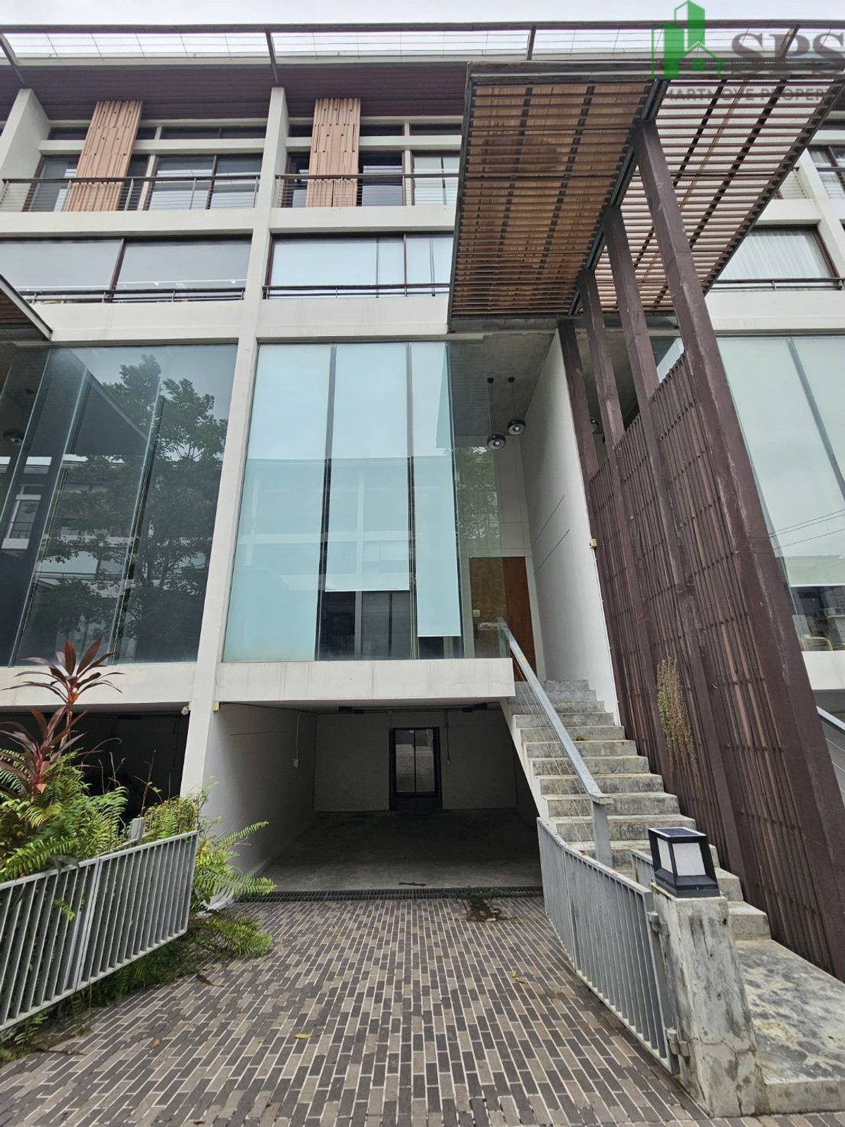 ให้เช่าโฮมออฟฟิศอ่อนนุช อุดมสุข : Home Office for Rent – Sukhumvit 64 Loft Design (650 m from Punnawithi BTS Station) ให้เช่าโฮมออฟฟิศ สุขุมวิท 64 ลอฟท์ ดีไซน์ (Property Code: SPS-PP198)