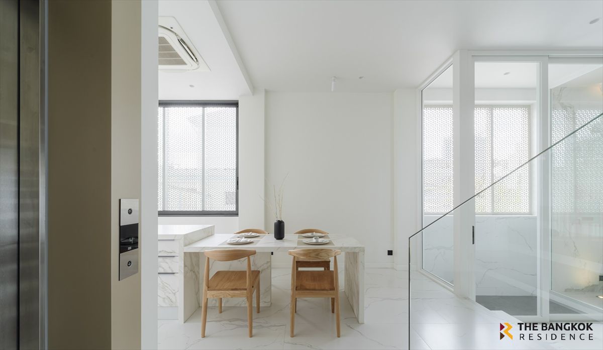 For RentTownhomeSukhumvit, Asoke, Thonglor :  Townhome Sukhumvit 65 🏙️ Luxury 5-Storey Townhome with Private Lift 🏡 Prime Location in Ekkamai&Sukhumvit 