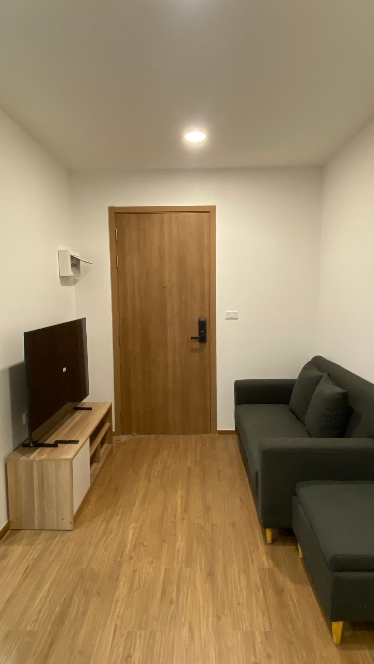 For RentCondoRamkhamhaeng, Hua Mak : Condo For Rent | The Best Value In The Project “The Livin Ramkhamhaeng” 33 Sq.m. Near MRT Yaek Lam Sali